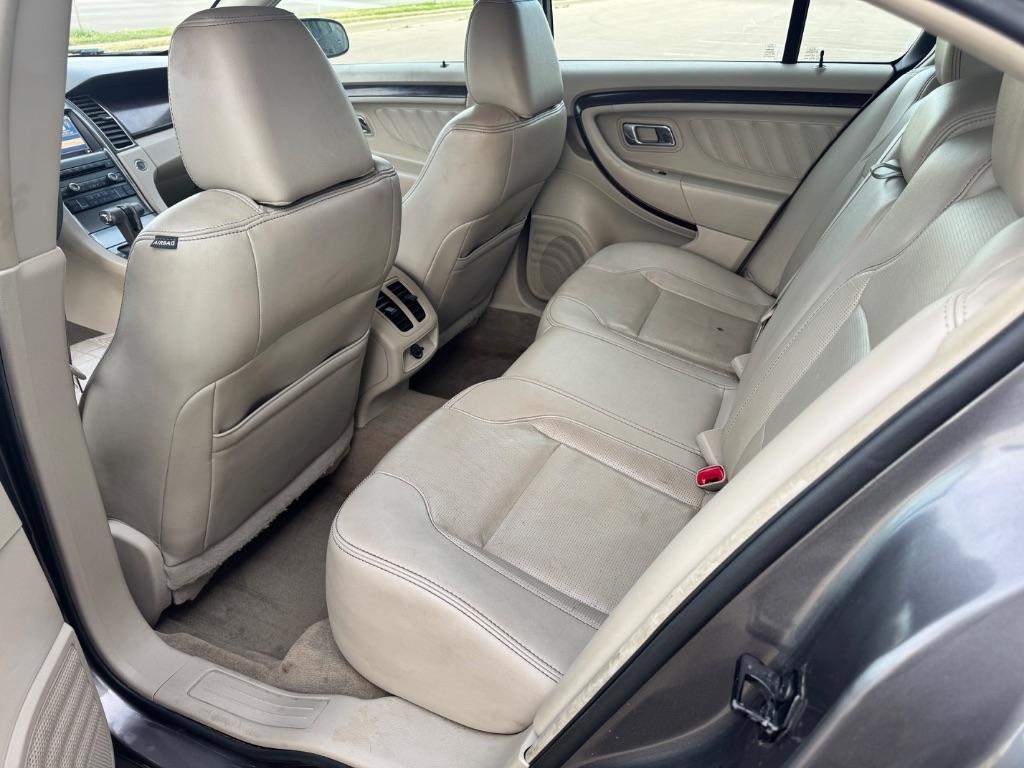 Ford Taurus Limited AWD 2012