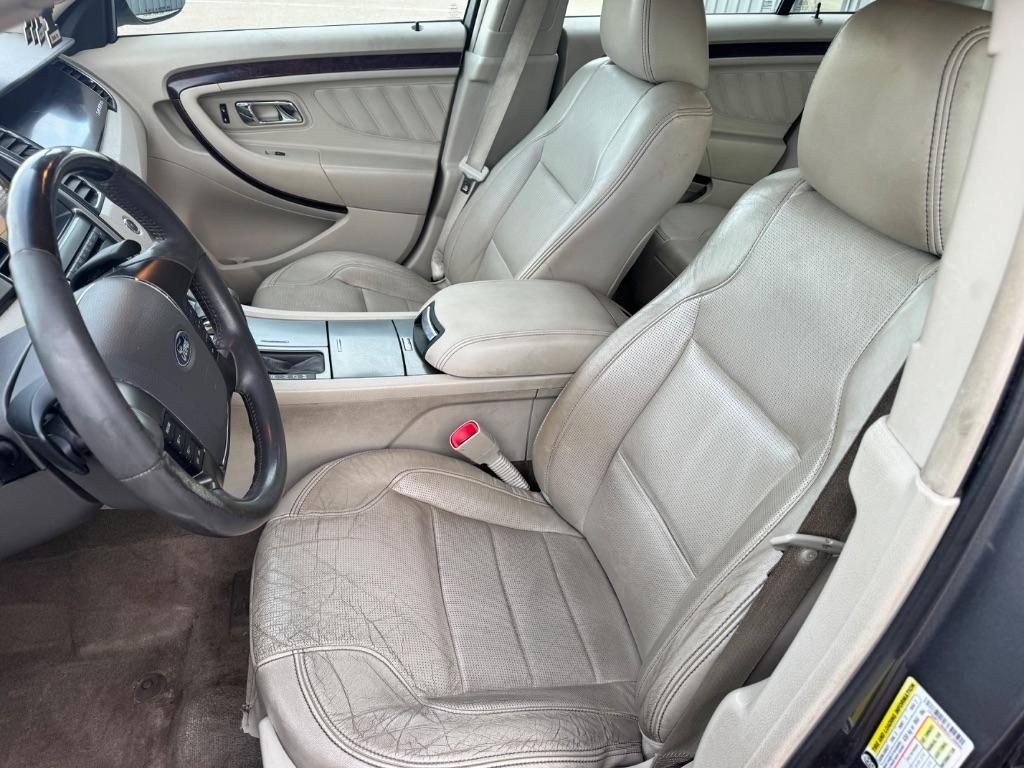 Ford Taurus Limited AWD 2012