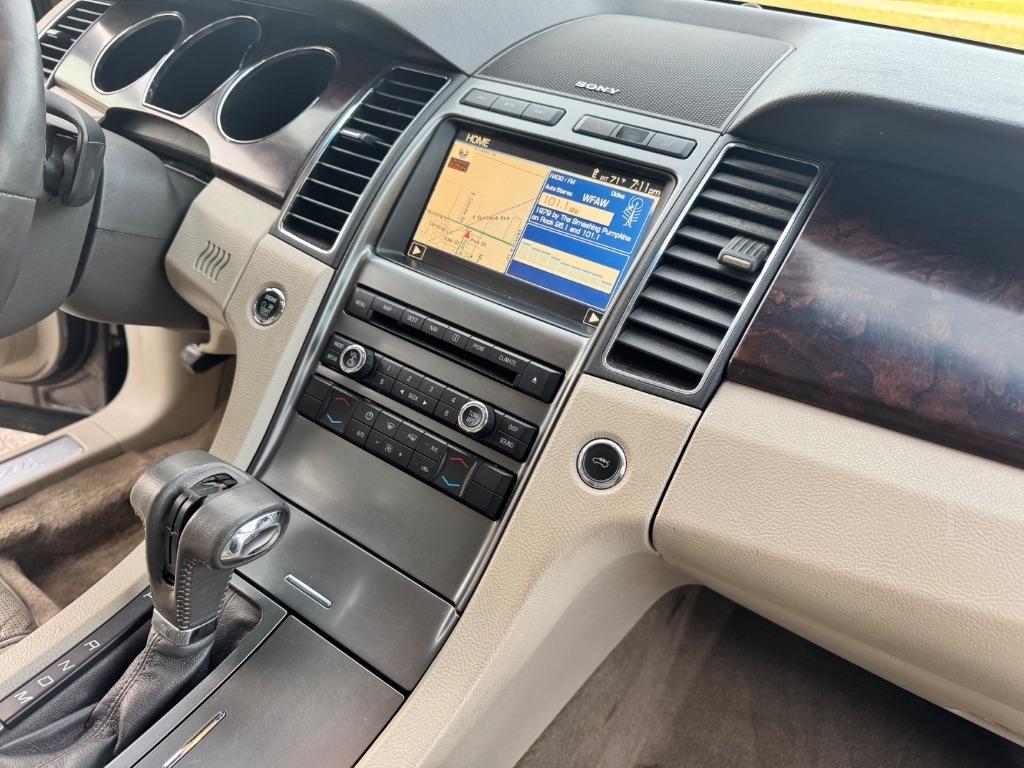Ford Taurus Limited AWD 2012