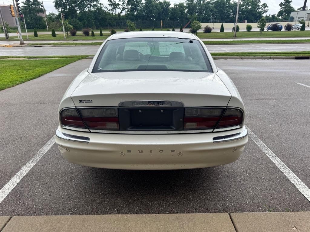 Buick Park Avenue Sedan 2005