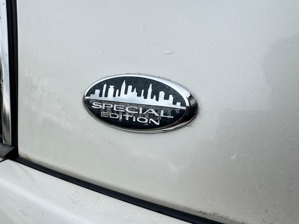Buick Park Avenue Sedan 2005