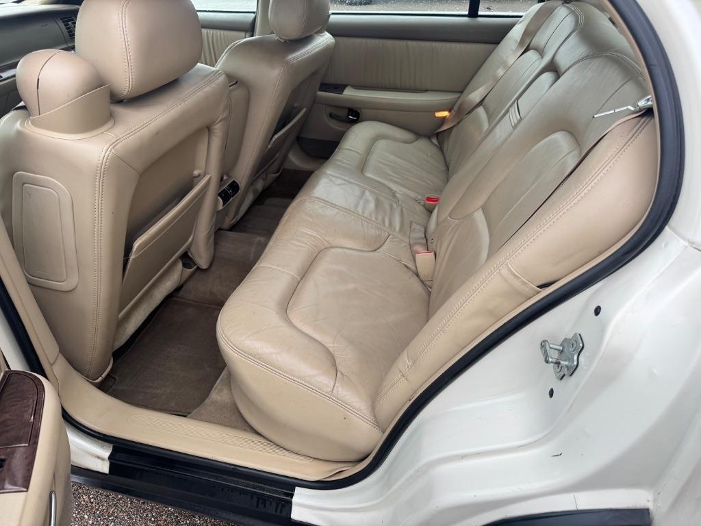 Buick Park Avenue Sedan 2005