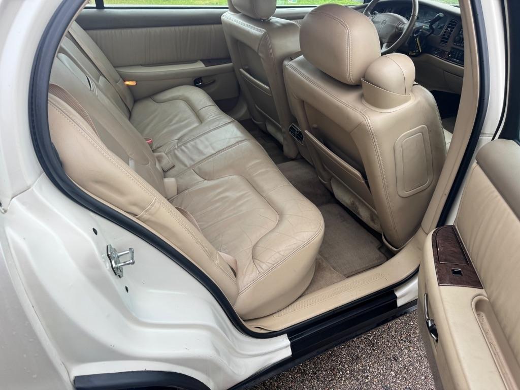 Buick Park Avenue Sedan 2005