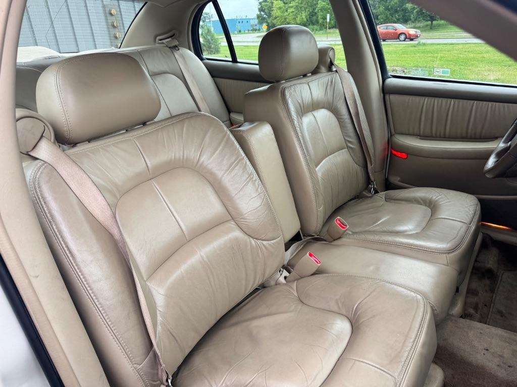 Buick Park Avenue Sedan 2005
