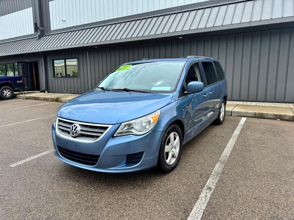 Volkswagen Routan SEL w/Nav 2011