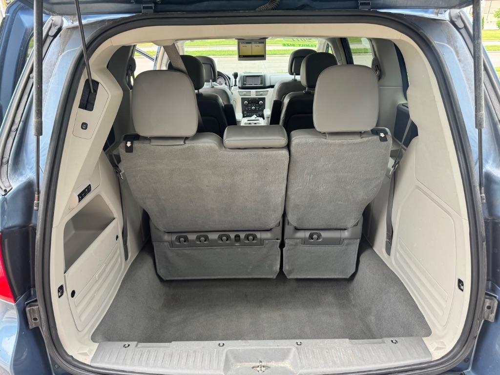 Volkswagen Routan SEL w/Nav 2011