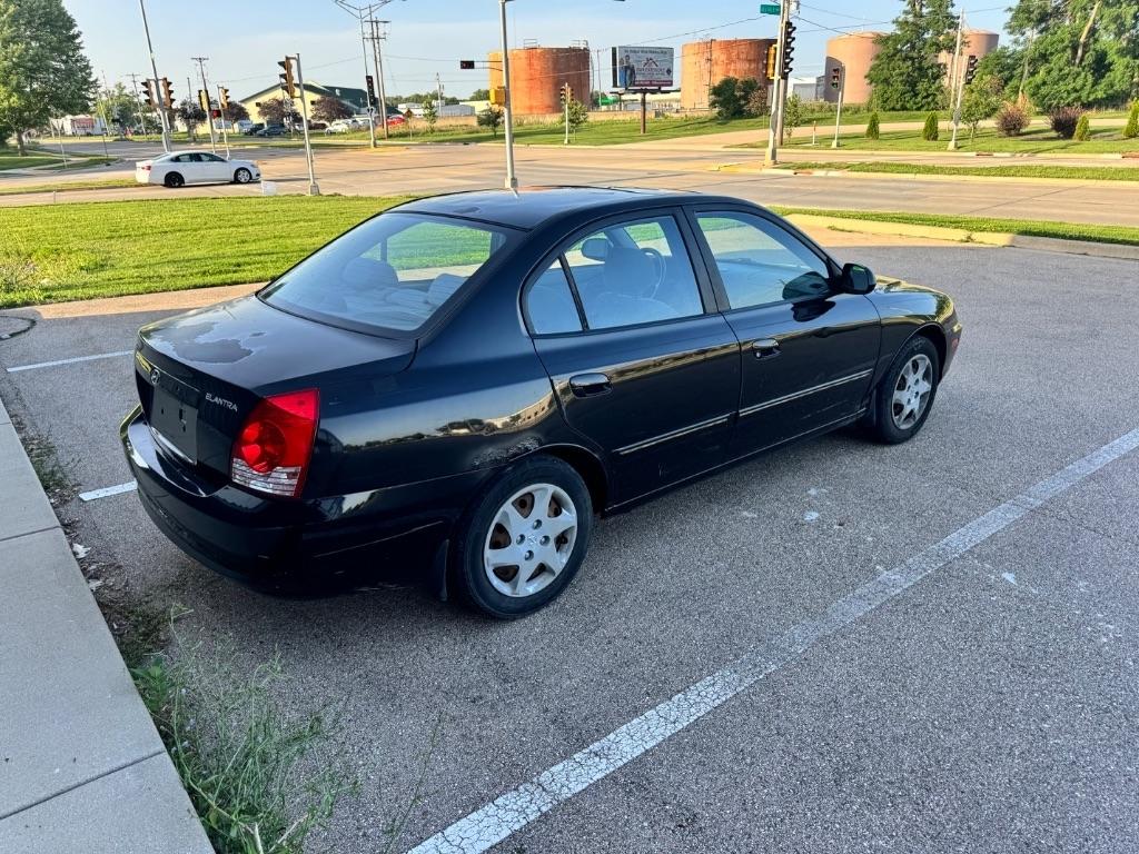 Hyundai Elantra GLS 4-Door 2005