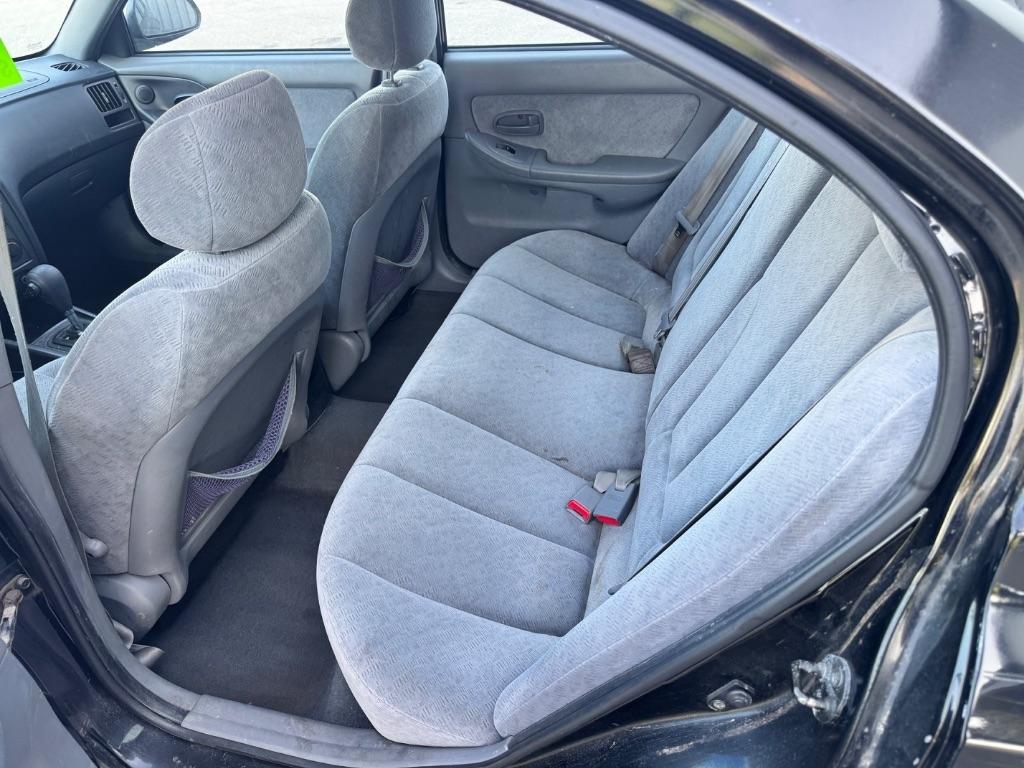Hyundai Elantra GLS 4-Door 2005