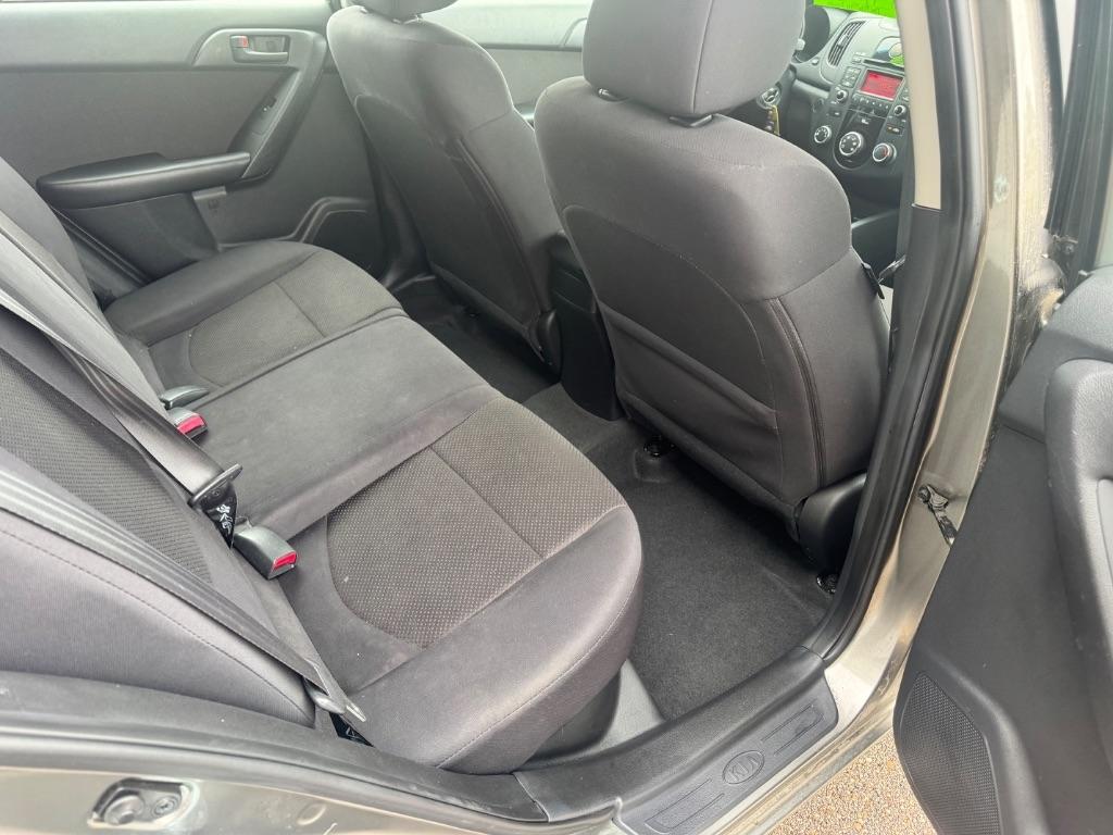 Kia Forte 5-Door EX 2011