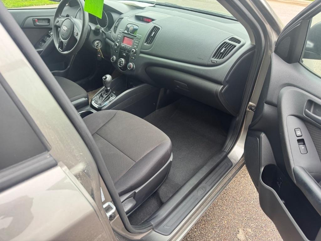 Kia Forte 5-Door EX 2011