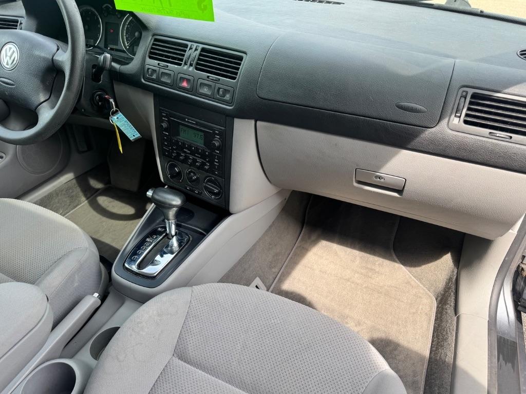 Volkswagen Jetta GLS 2.0L PZEV 2005