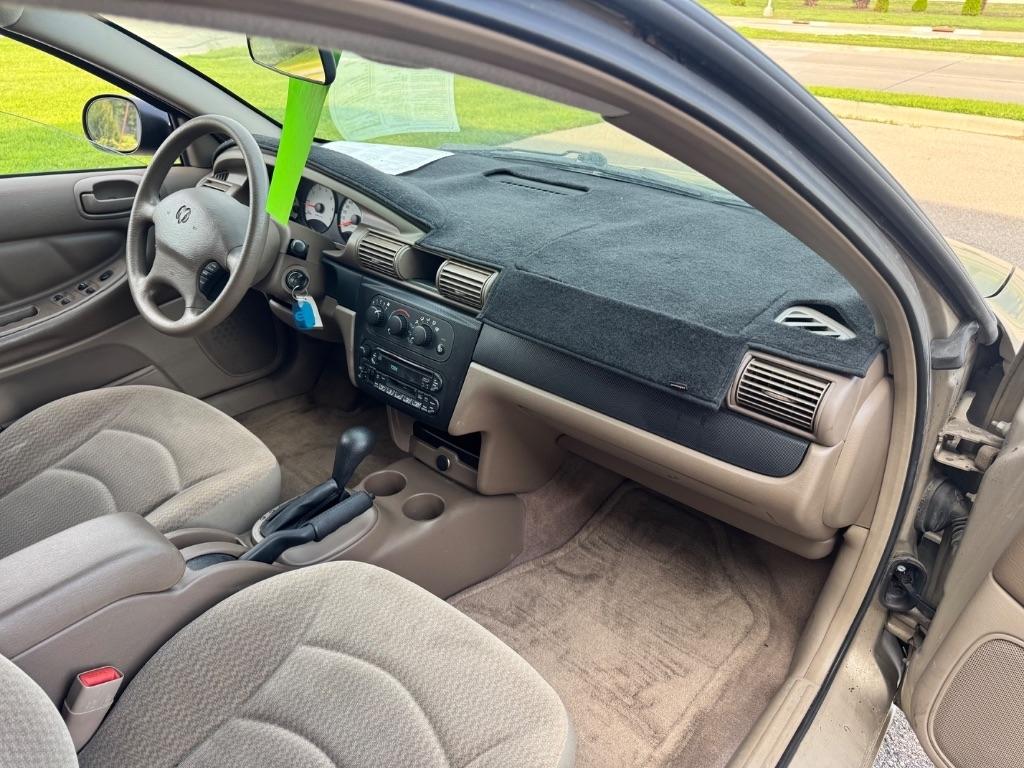 Dodge Stratus Sedan SE Plus 2002
