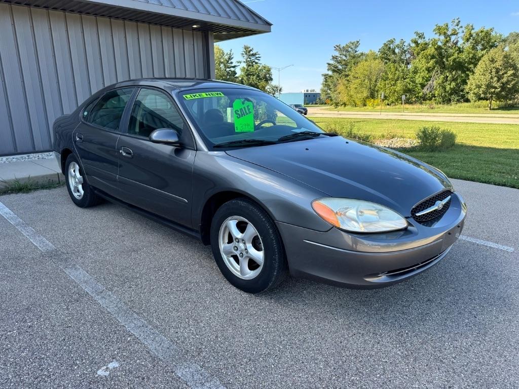 Ford Taurus SE Standard 2002