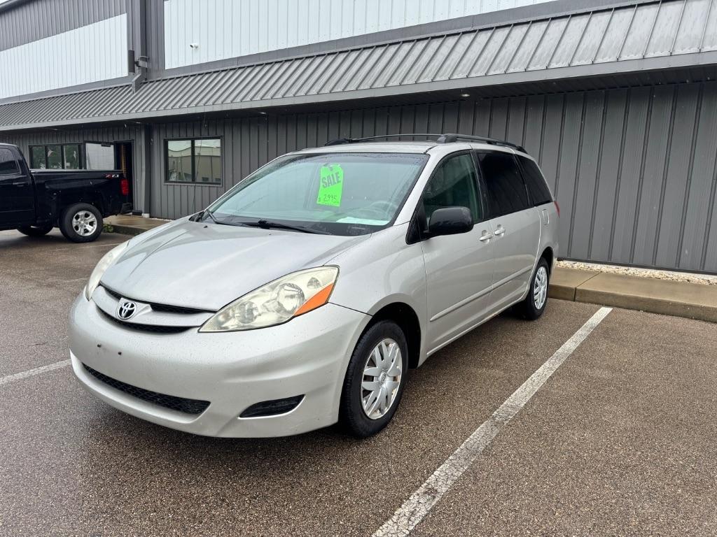 Toyota Sienna LE 7-Passenger 2006