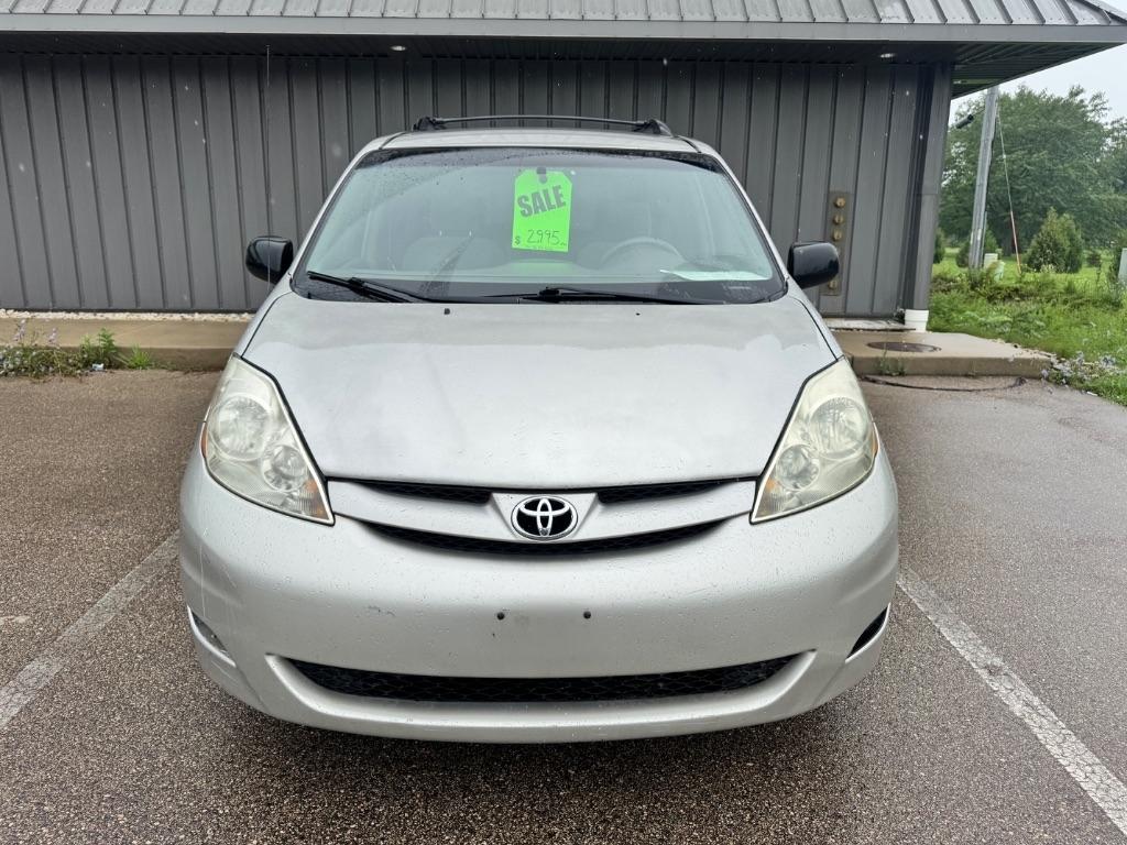 Toyota Sienna LE 7-Passenger 2006