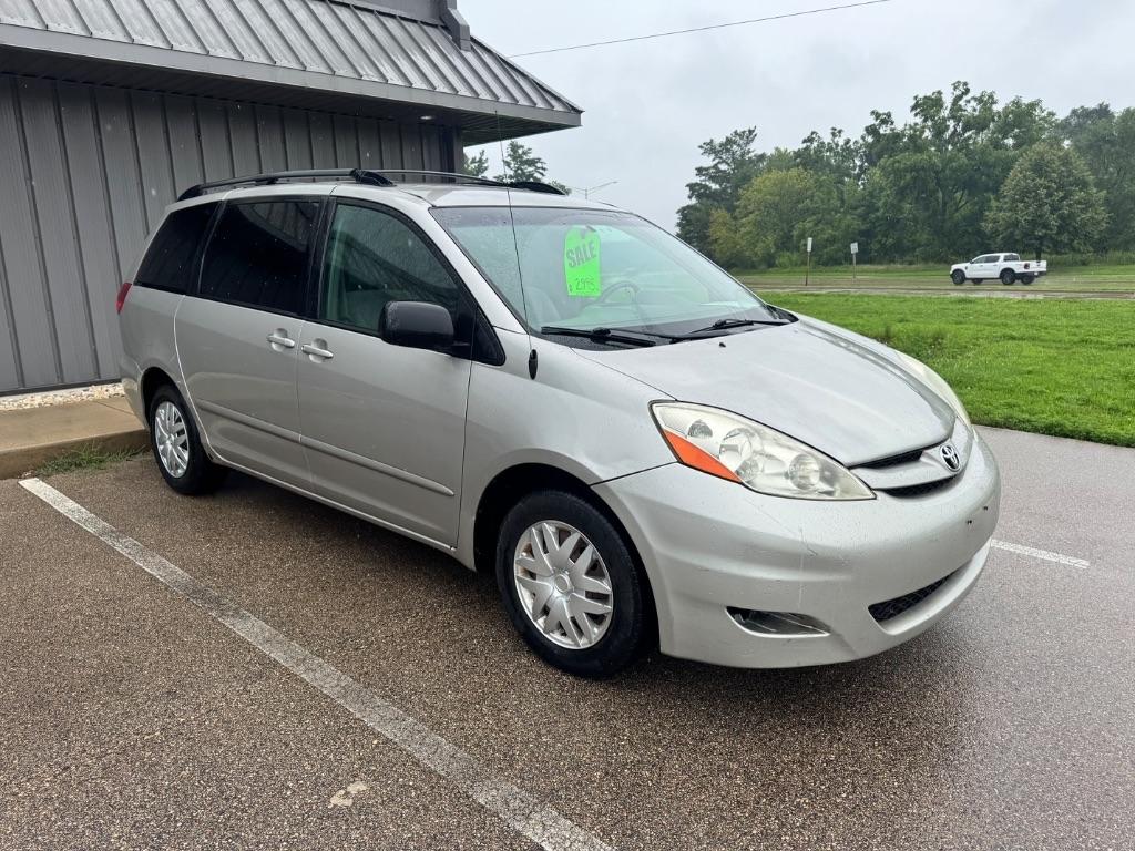 Toyota Sienna LE 7-Passenger 2006