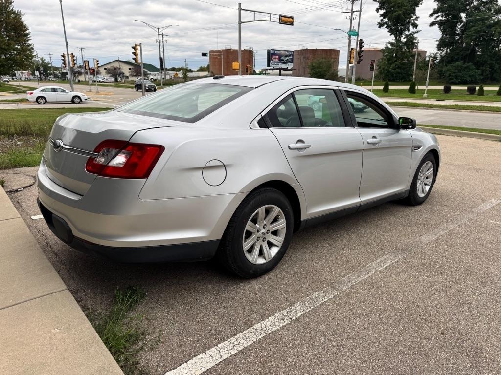 Ford Taurus SE FWD 2010