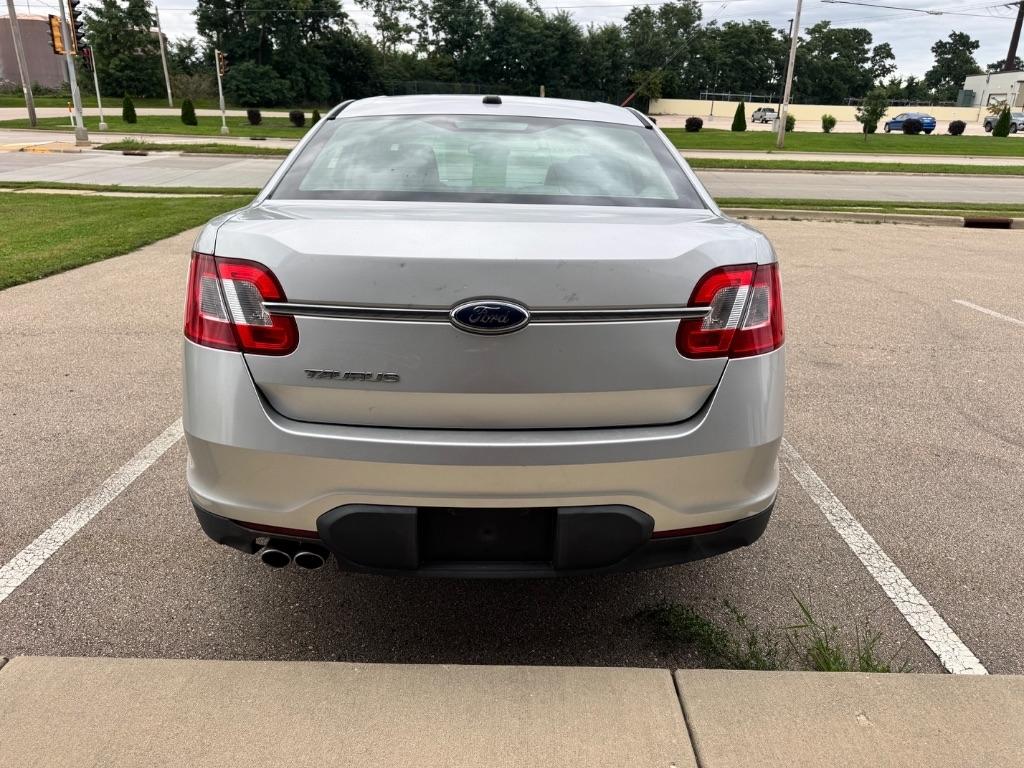 Ford Taurus SE FWD 2010