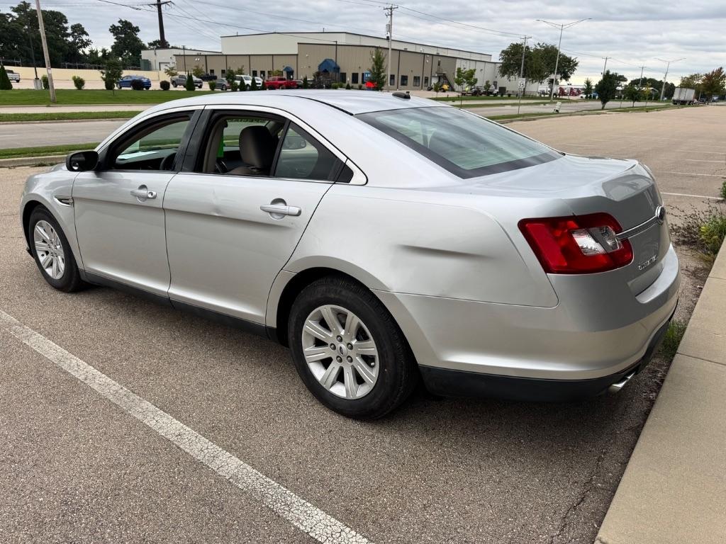 Ford Taurus SE FWD 2010