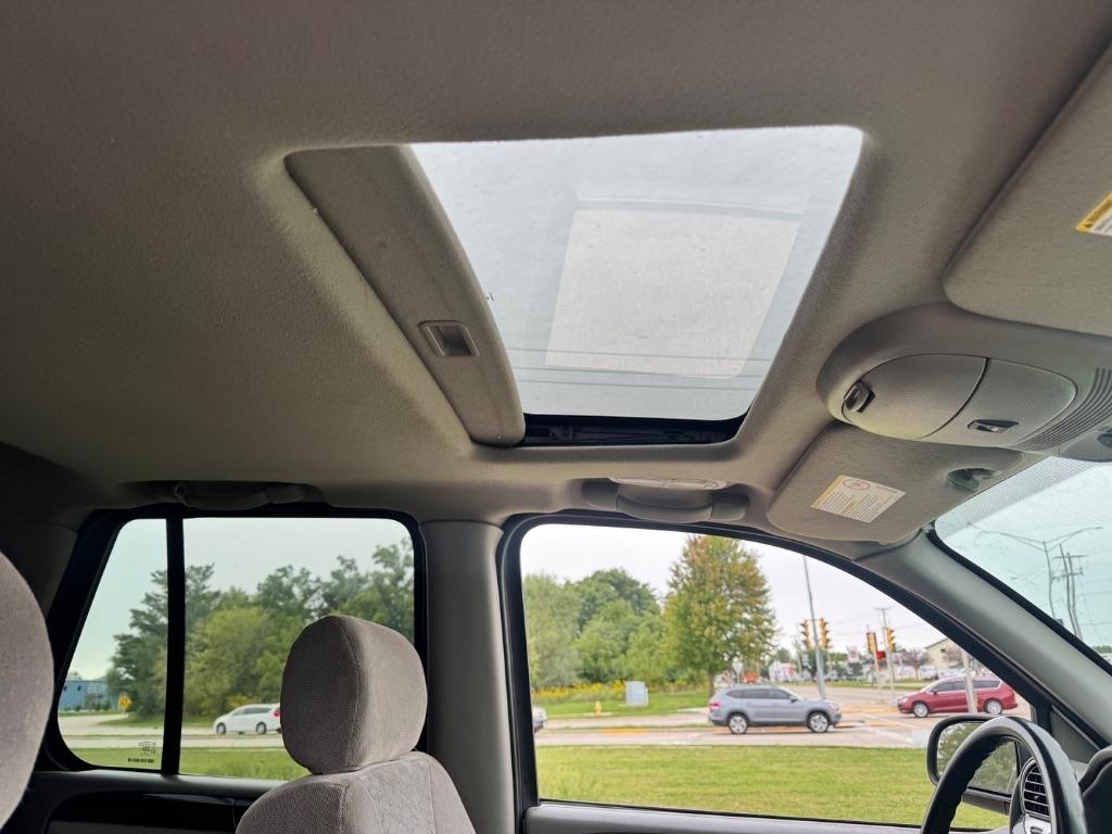 GMC Envoy SLE 4WD 2004