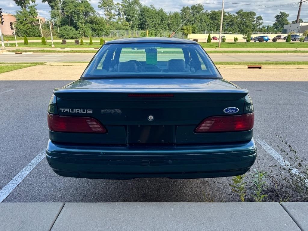 Ford Taurus SE 1995