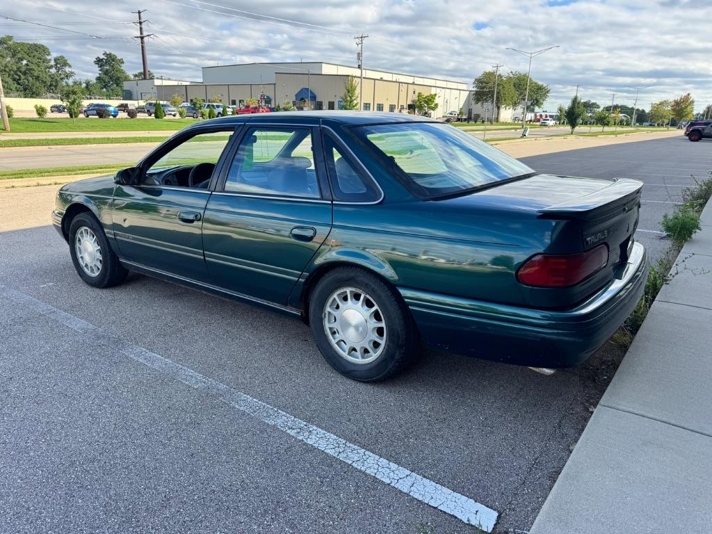 Ford Taurus SE 1995