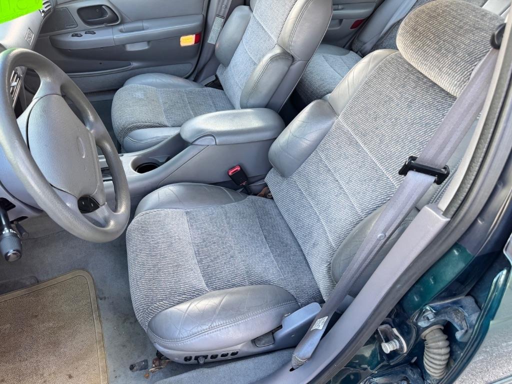 Ford Taurus SE 1995