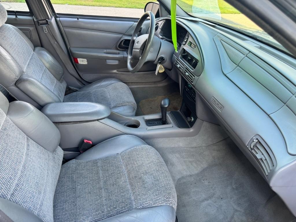Ford Taurus SE 1995