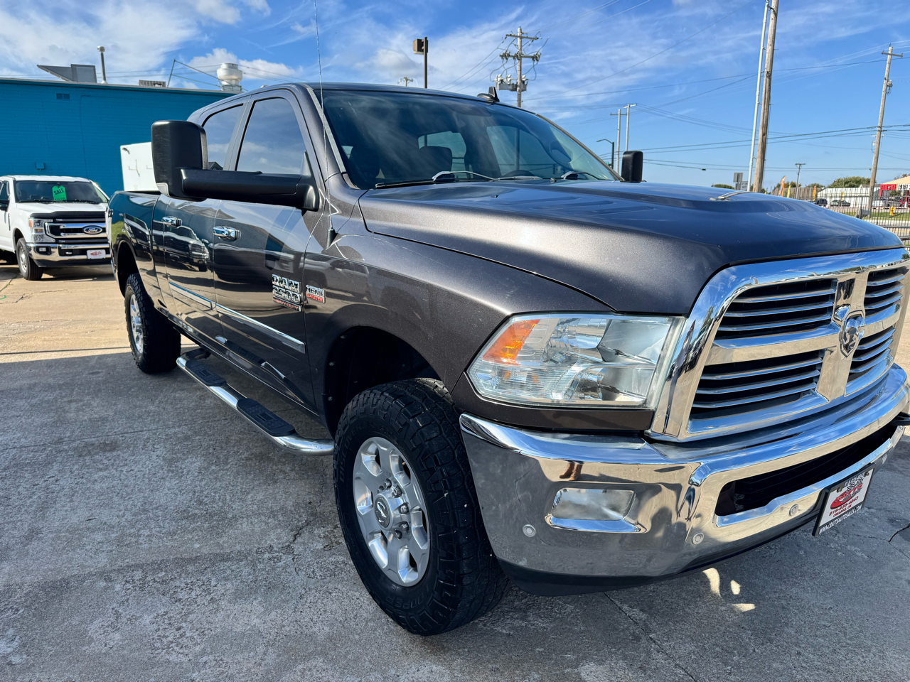 RAM 2500 SLT Mega Cab 4WD 2016