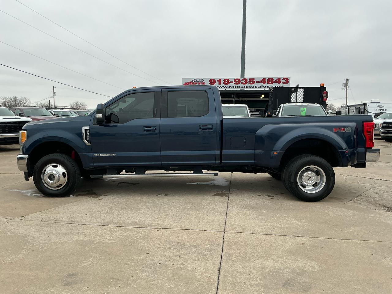 2017 Ford F-350 SD Lariat Crew Cab DRW 4WD