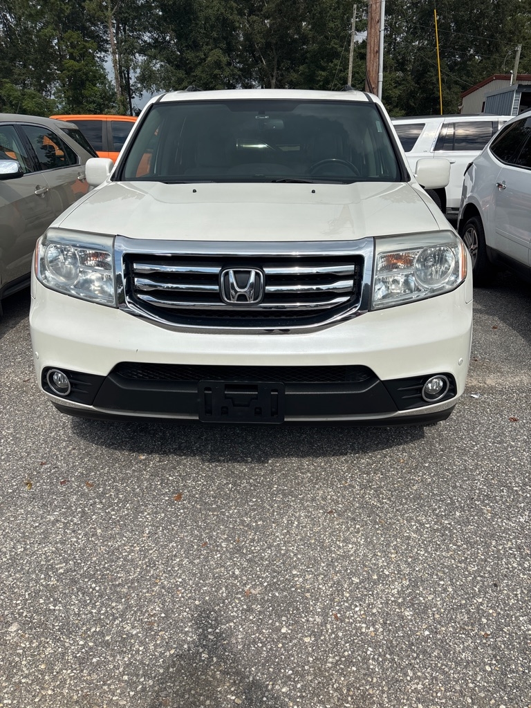 2014 Honda Pilot Touring 2WD 5-Spd AT with DVD