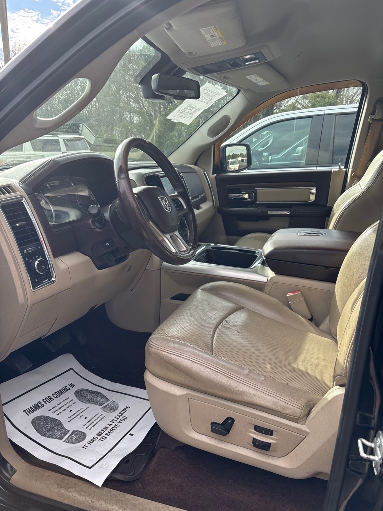 2017 RAM 1500 Laramie Crew Cab SWB 4WD