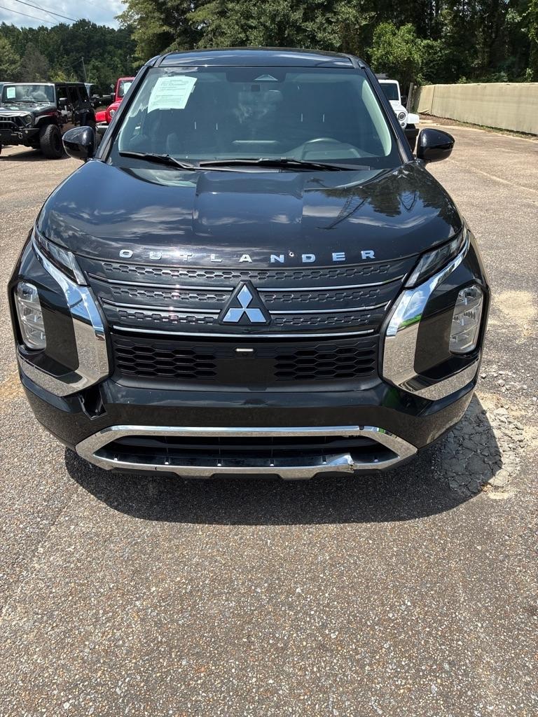 2023 Mitsubishi Outlander ES 2WD