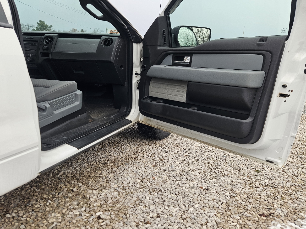 Ford F-150 4WD Reg Cab 126" XL 2013