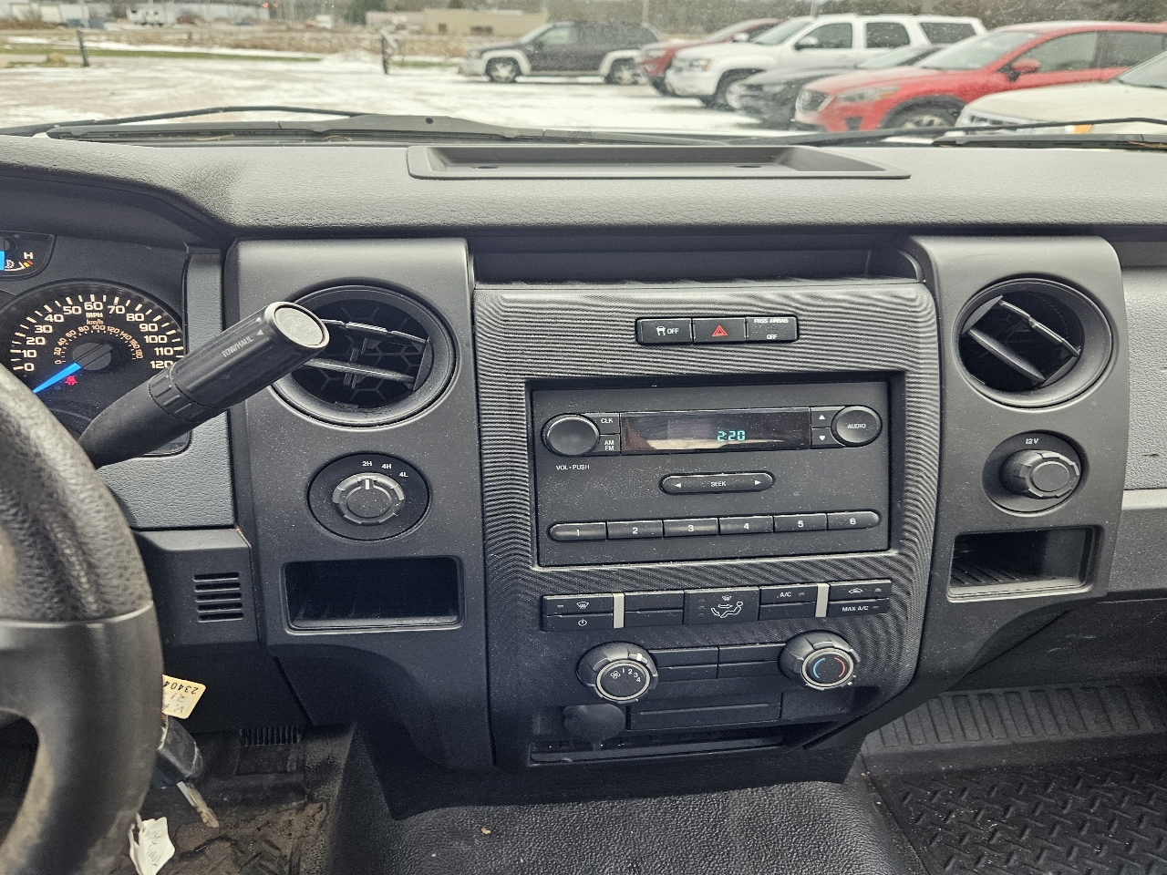 Ford F-150 4WD Reg Cab 126" XL 2013