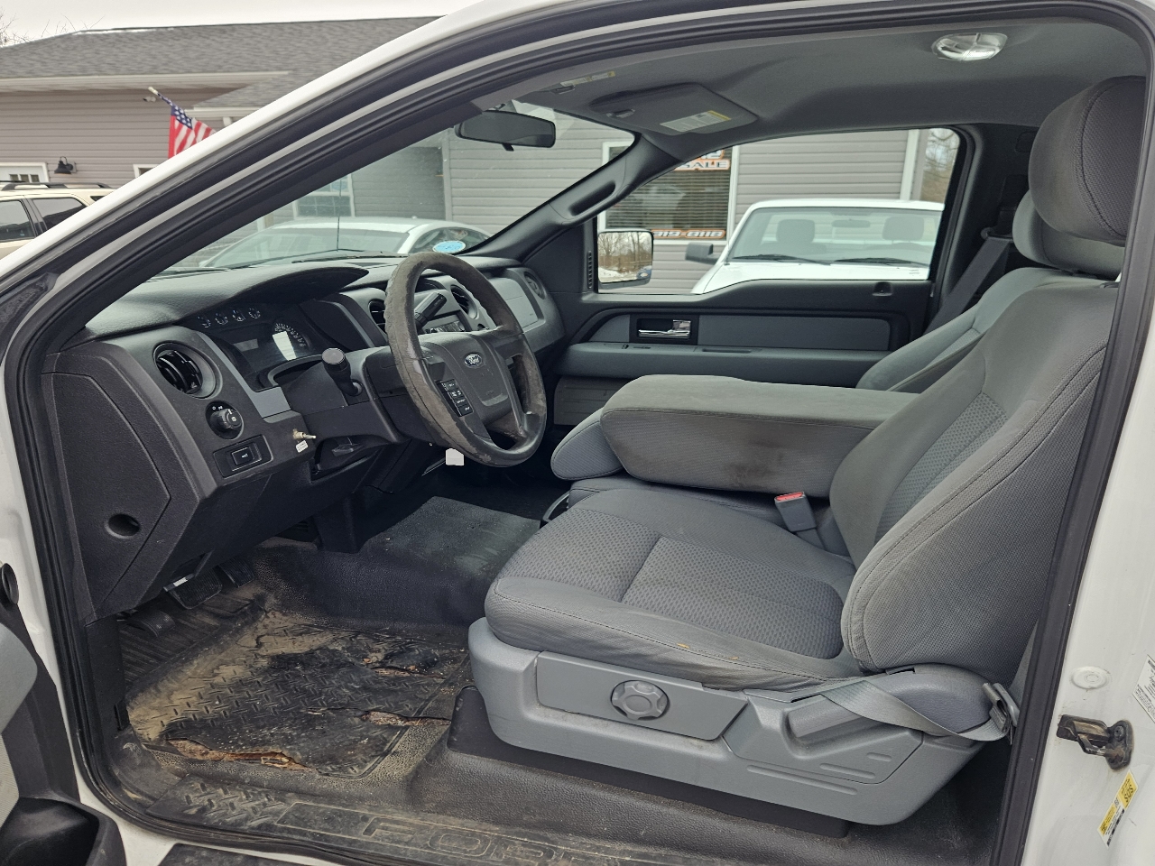 Ford F-150 4WD Reg Cab 126" XL 2013