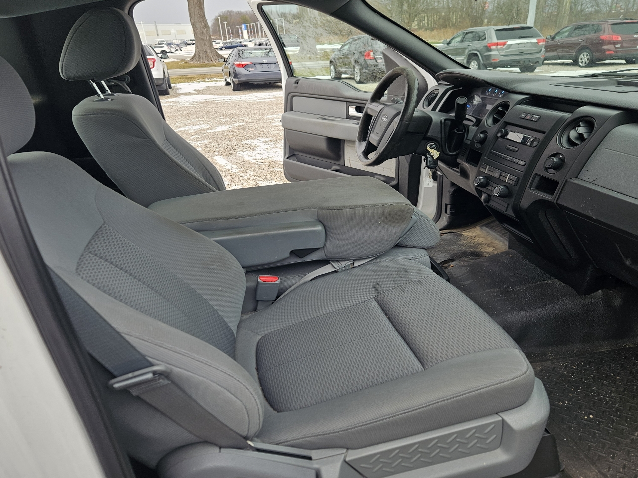 Ford F-150 4WD Reg Cab 126" XL 2013