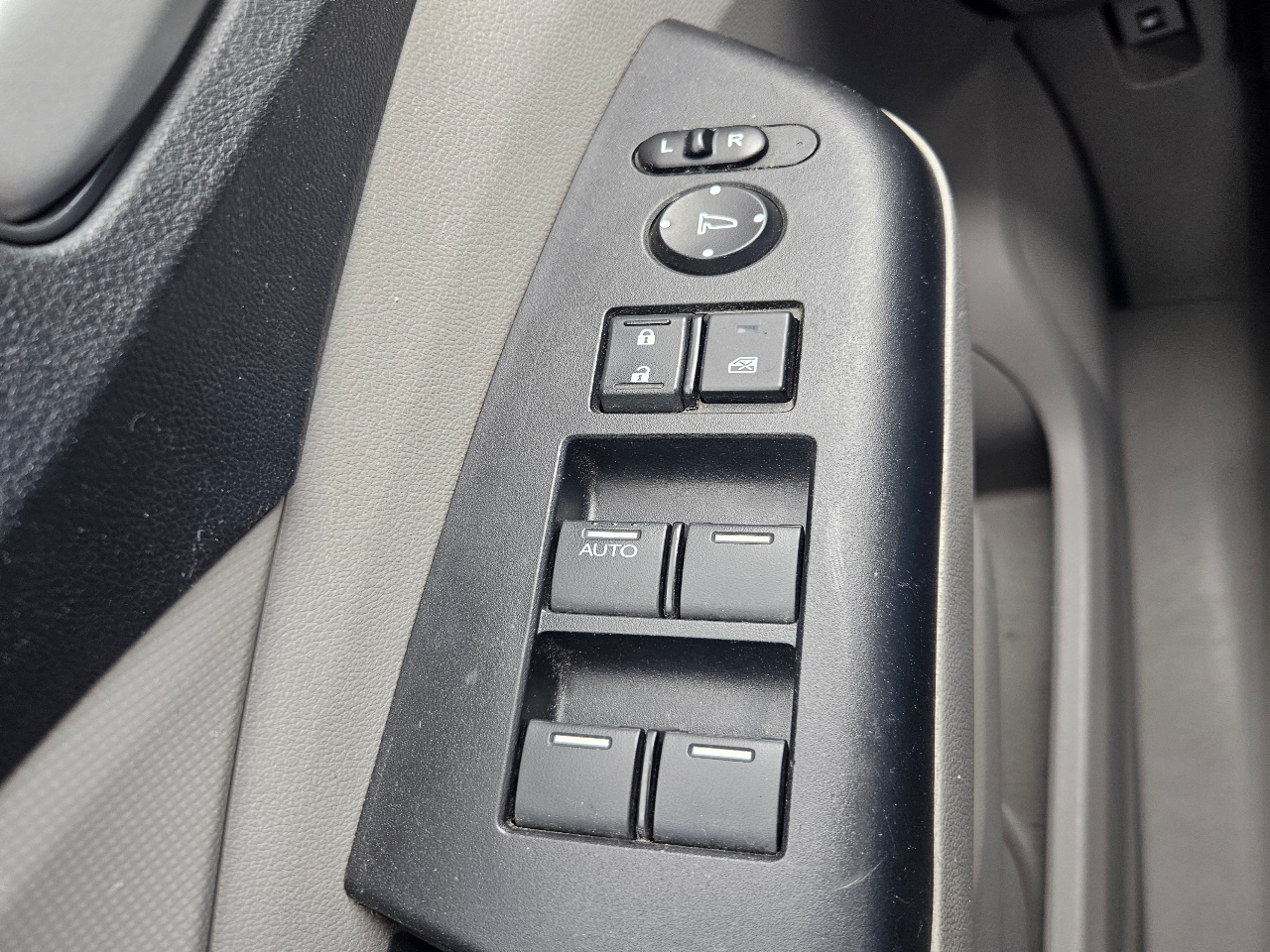 Honda CR-V LX 4WD 5-Speed AT 2013