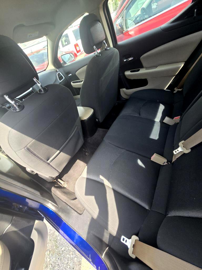 2013 Dodge Avenger Base