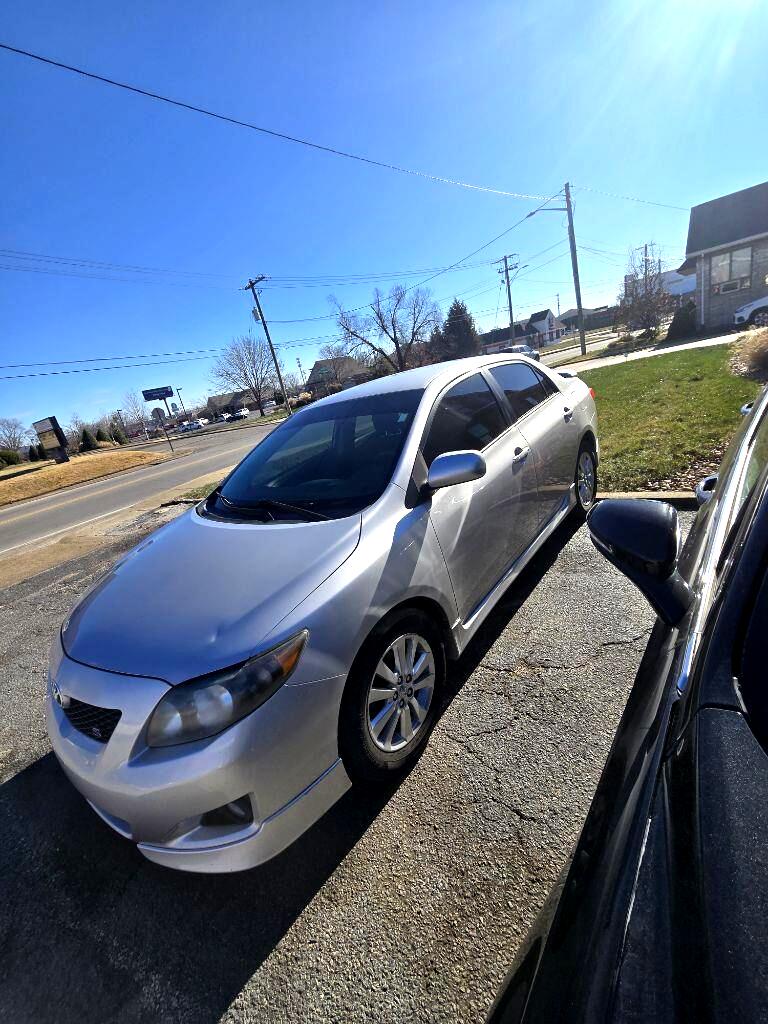 Toyota Corolla Base 5-Speed MT 2010