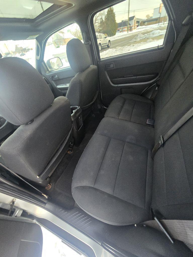 Ford Escape XLT FWD I4 2009