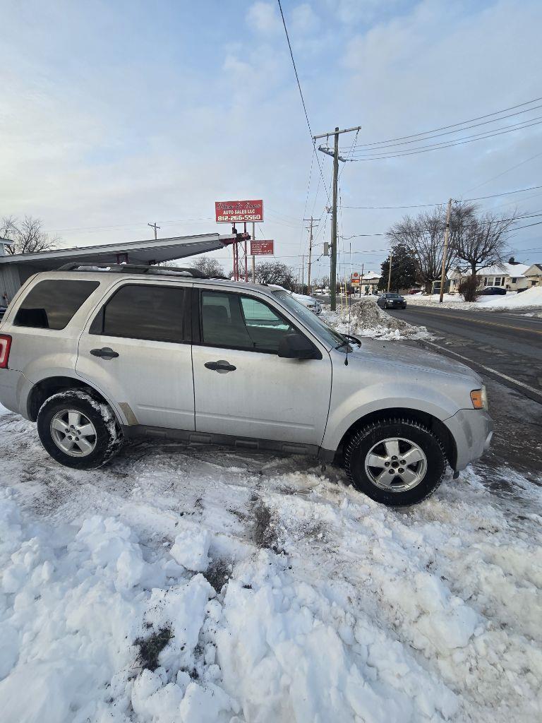 Ford Escape XLT FWD I4 2009