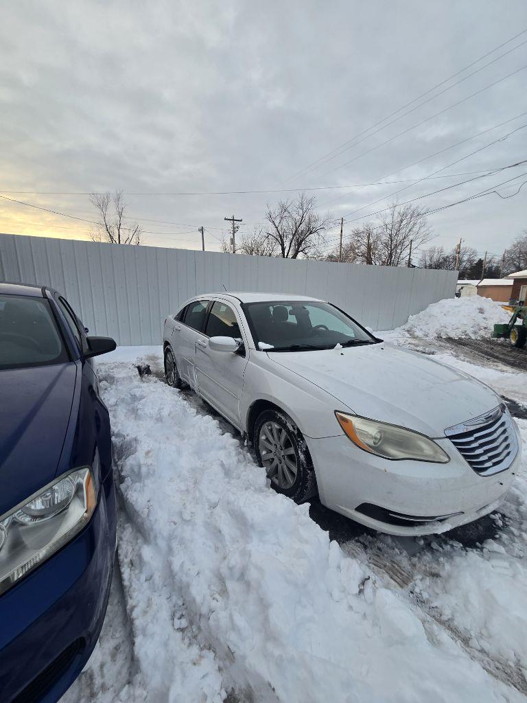Chrysler 200 Touring 2012