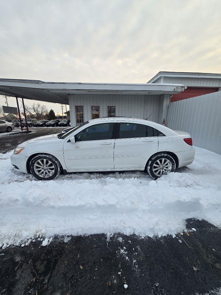 Chrysler 200 Touring 2012
