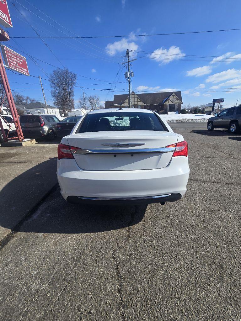 Chrysler 200 Touring 2012