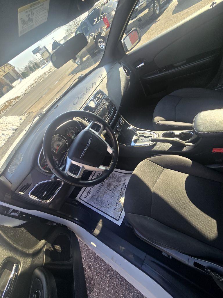 Chrysler 200 Touring 2012