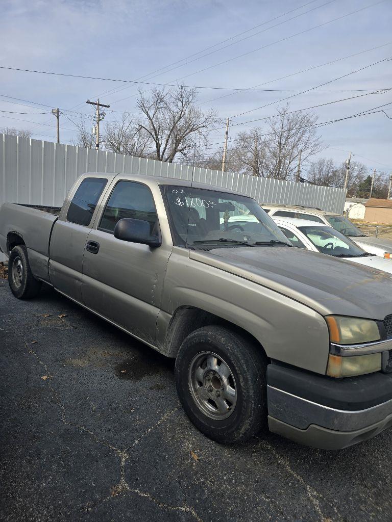 Chevrolet Silverado 1500 Ext. Cab Short Bed 2WD 2003