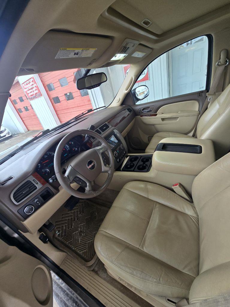 GMC Yukon SLT1 2WD 2011