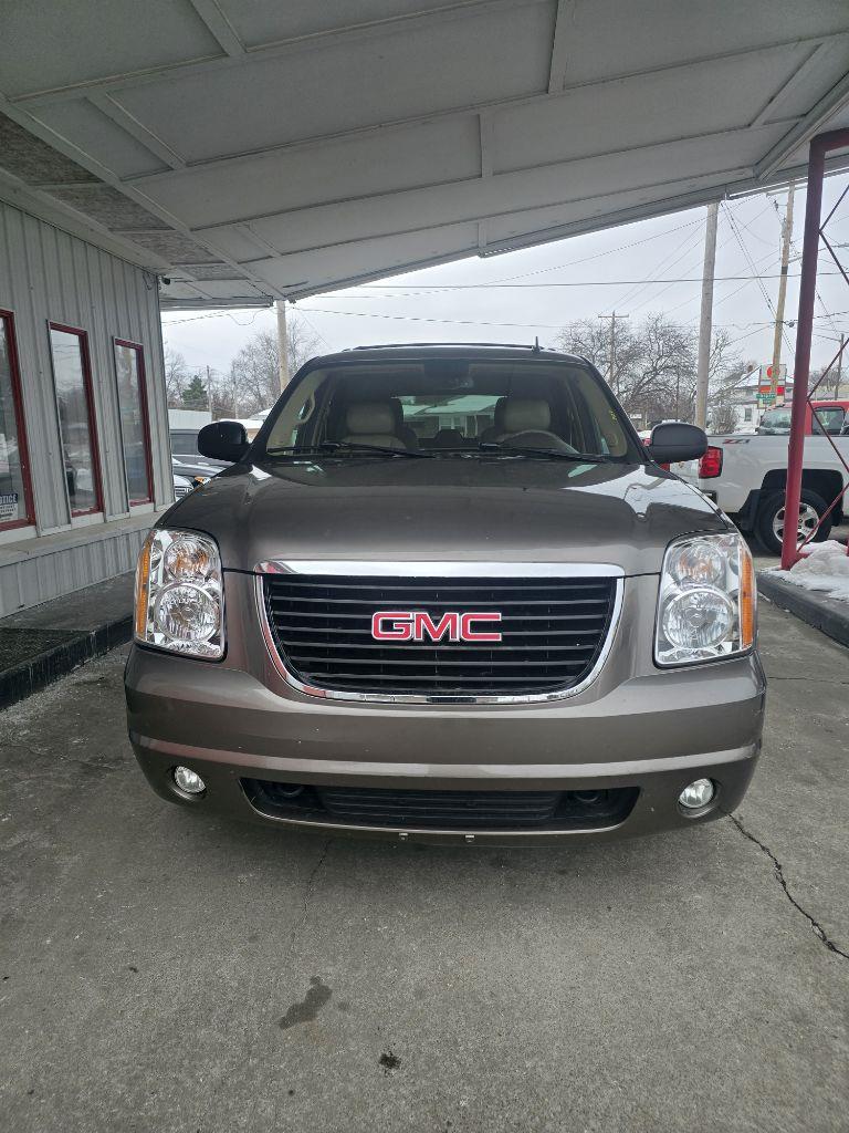 GMC Yukon SLT1 2WD 2011