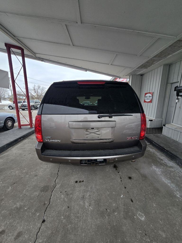 GMC Yukon SLT1 2WD 2011